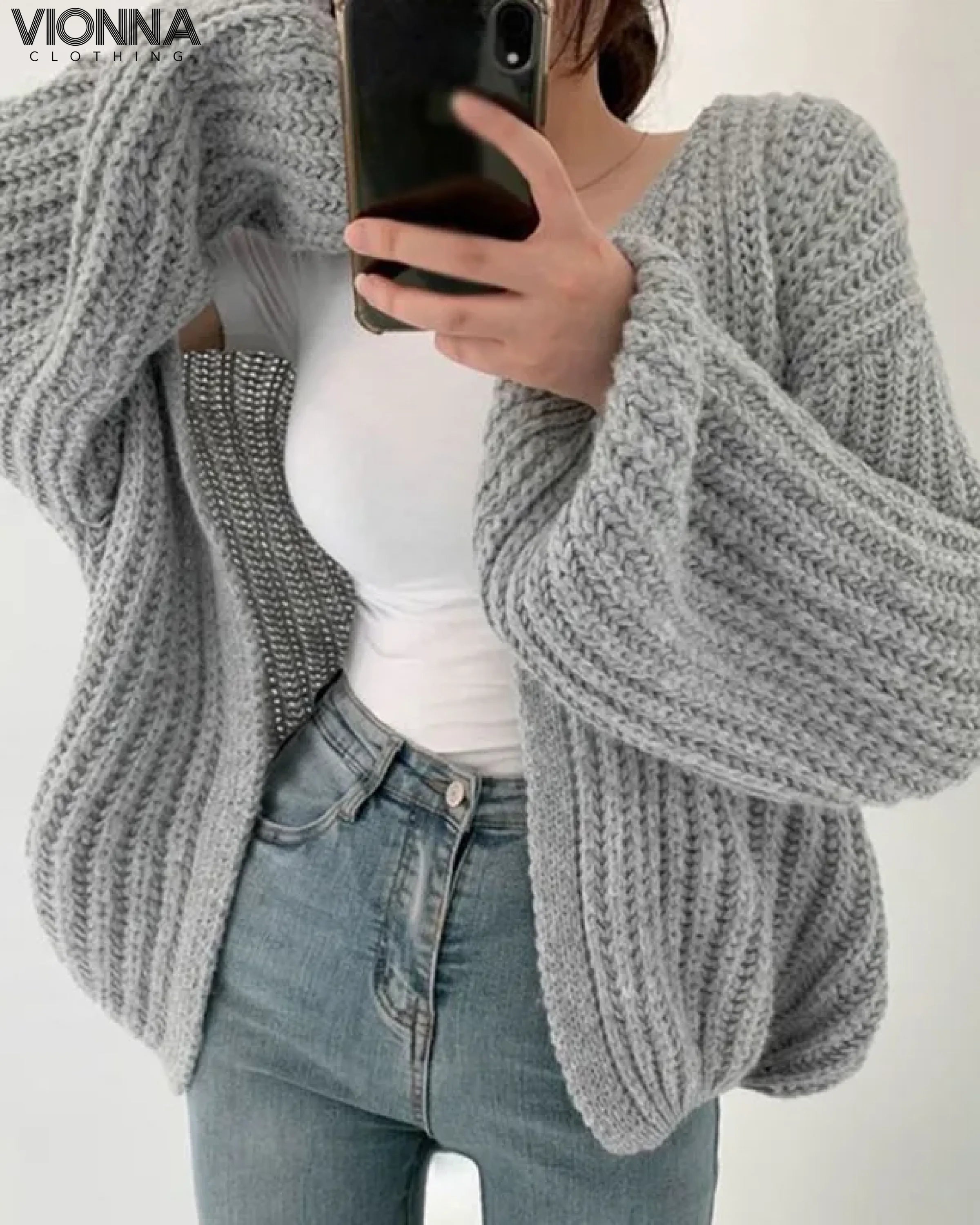 hyggelig-strik-cardigan-oversize-gra-s-toj-og-tilbehor-beklaedning-sweatre-cardigans-379.webp